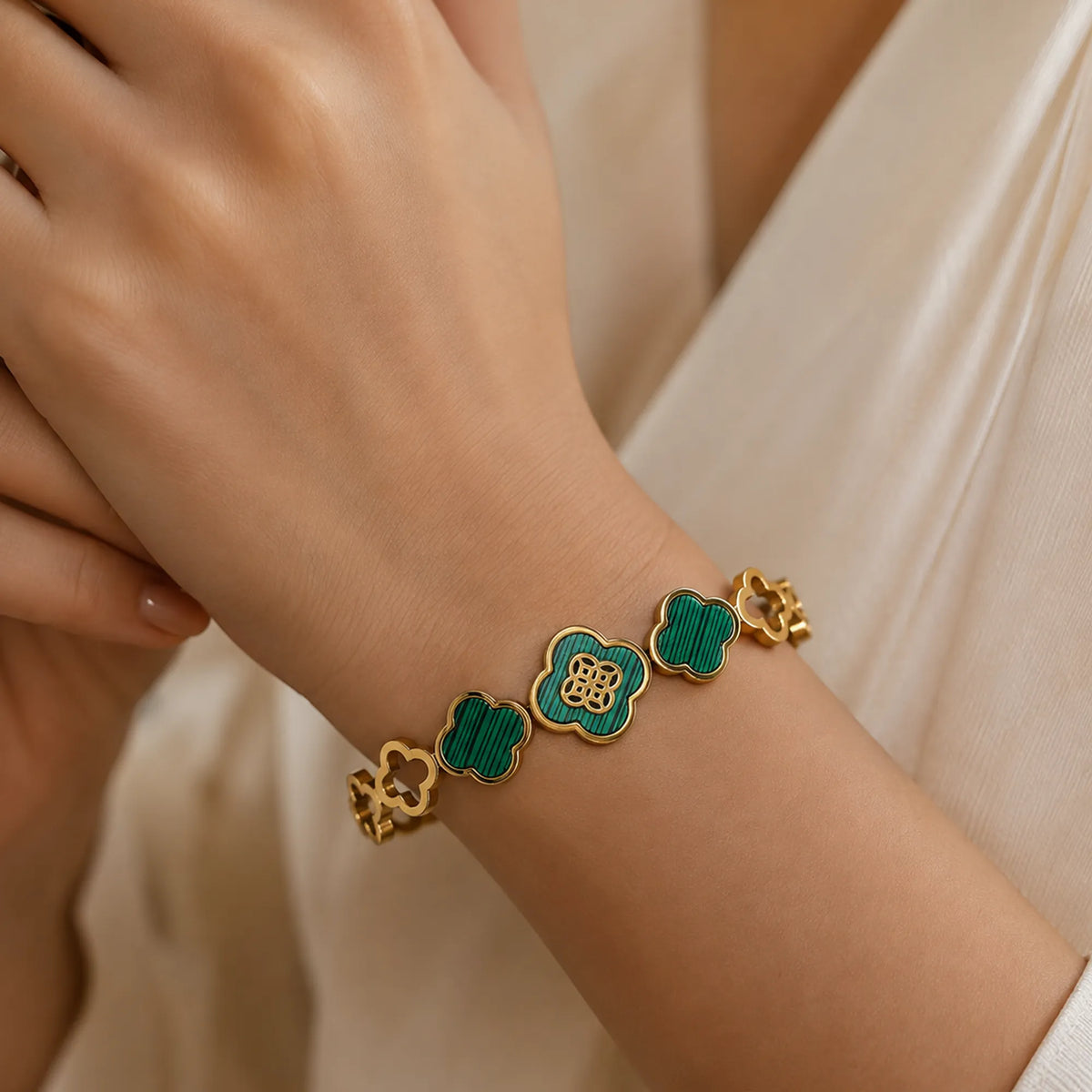 Emerald Clover Luxe Bangle