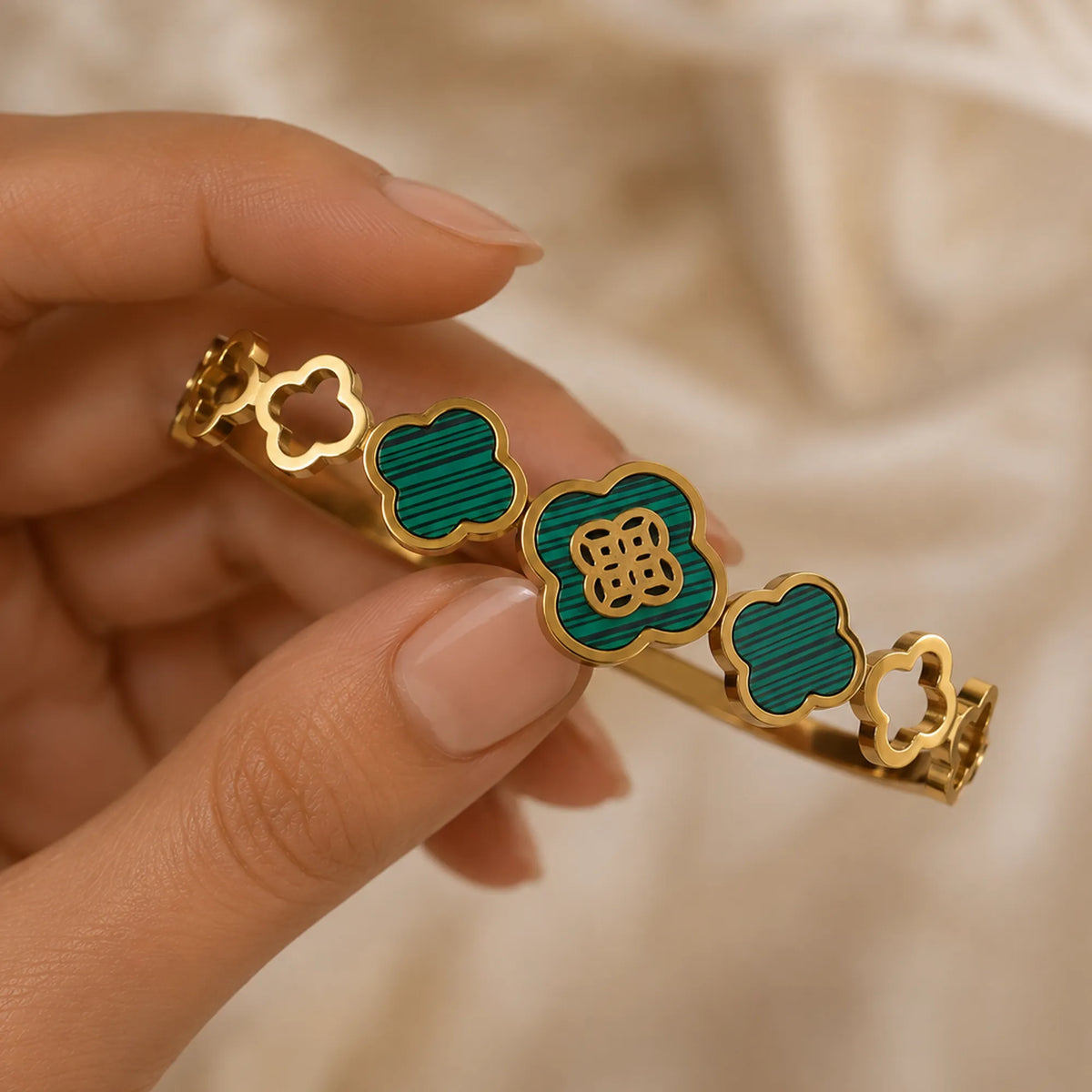 Emerald Clover Luxe Bangle